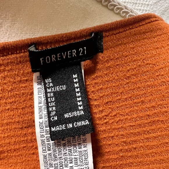 Forever 21 cropped top long sleeve - Picture 3 of 3